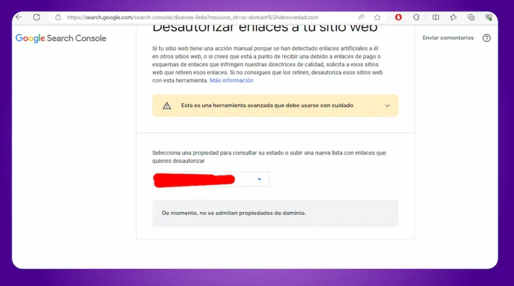 Interfaz de Google Search Console para desautorizar enlaces, mostrando advertencia sobre el uso cuidadoso de la herramienta.